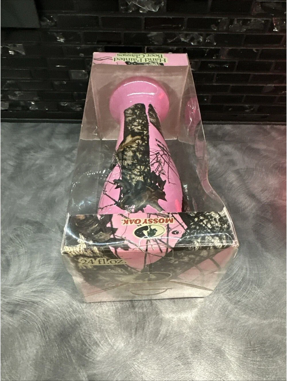Mossy Oak Pink Pilsner Hand Painted Beer Glass  24 FL. oz. NEW In Box